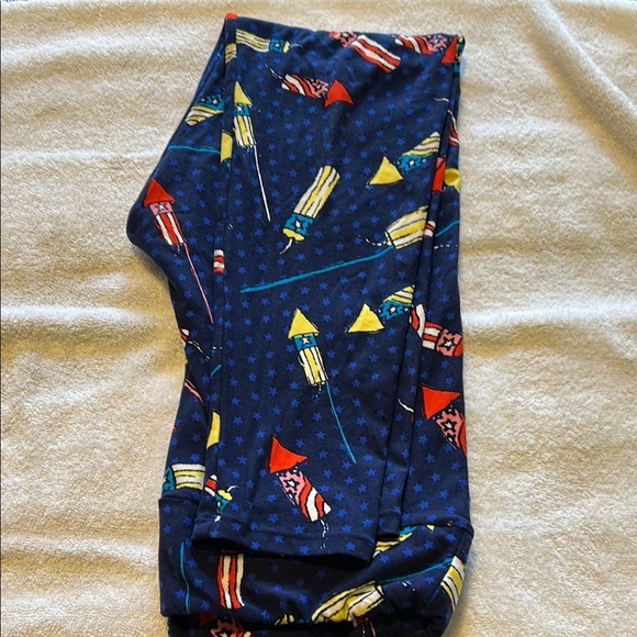 LuLaRoe Navy Fireworks Leggings - Picture 4 of 4